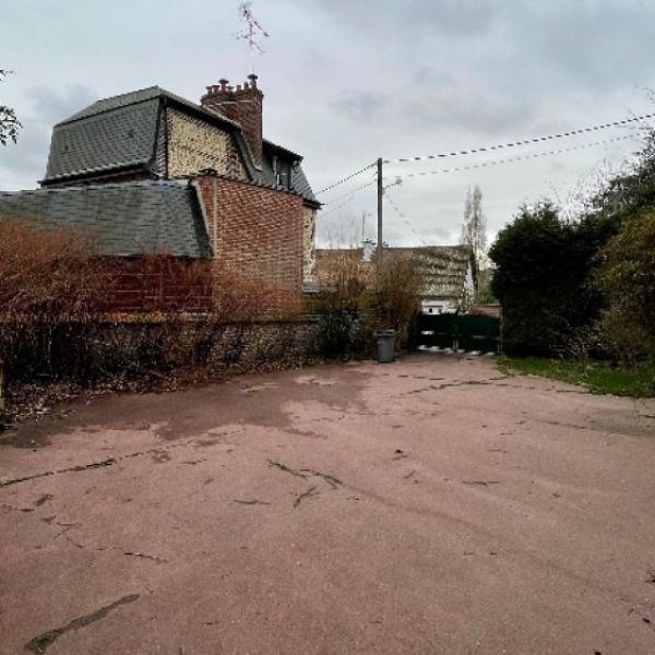 
PLACE DE PARKING - MONT SAINT AIGNAN
