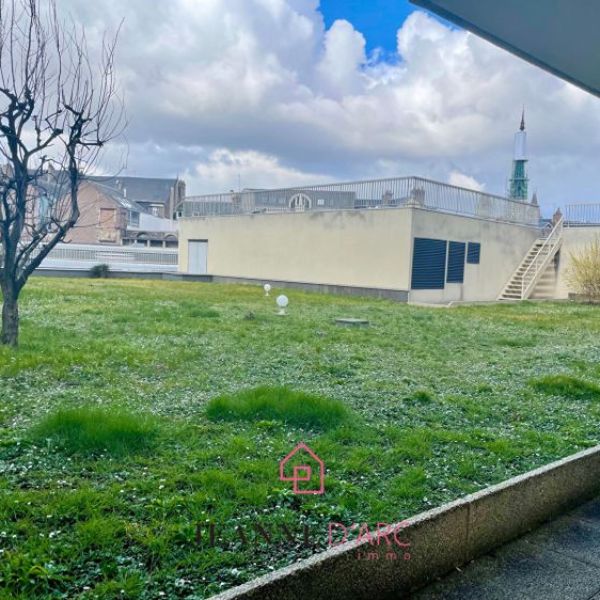
Joli 2 pièces au pied de la Place St Marc
