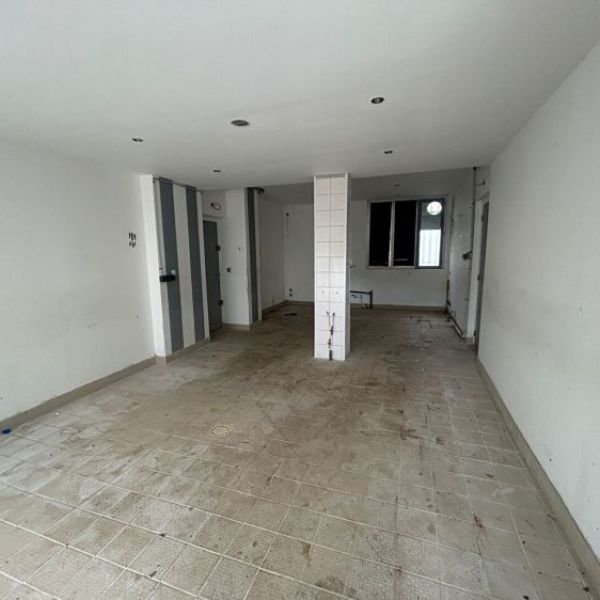 
local commercial idéal dark kitchen 40 m²

