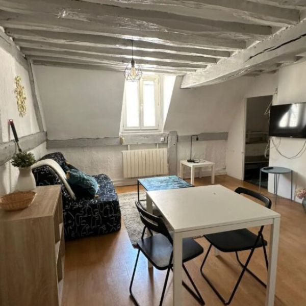 
APPARTEMENT T1 MEUBLÉ SECTEUR HOTEL DE VILLE
