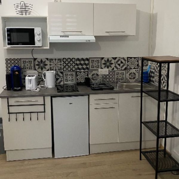 
STUDIO MEUBLE SECTEUR VIEUX-MARCHE - 26M2
