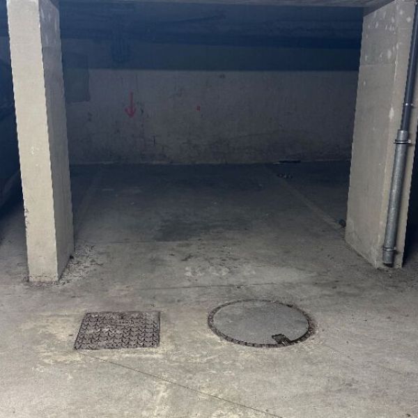 
PARKING EN SOUS SOL SECURISE - PROXIMITE CLINIQUE MATHILDE - EUROPE
