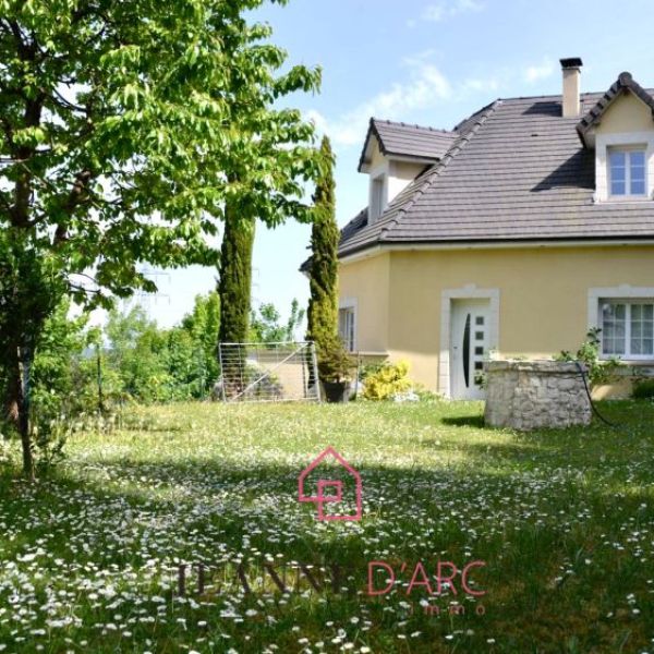 
Maison familiale Moulineaux 9p / 5ch / jardin / sous-sol complet
