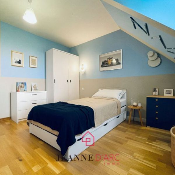 
Maison familiale Moulineaux 9p / 5ch / jardin / sous-sol complet
