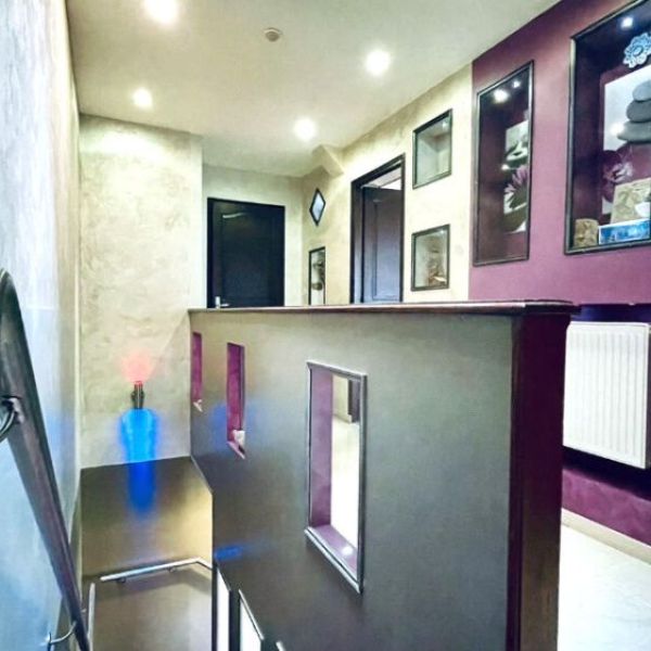 
Maison familiale Moulineaux 9p / 5ch / jardin / sous-sol complet
