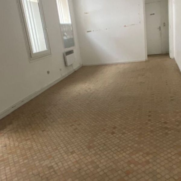 
LOCAL COMMERCIAL -  53M2 - PROXIMITE SAINT-SEVER
