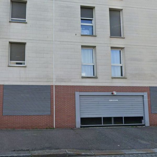
PARKING EN SOUS SOL SECURISE - PROXIMITE CLINIQUE MATHILDE - EUROPE
