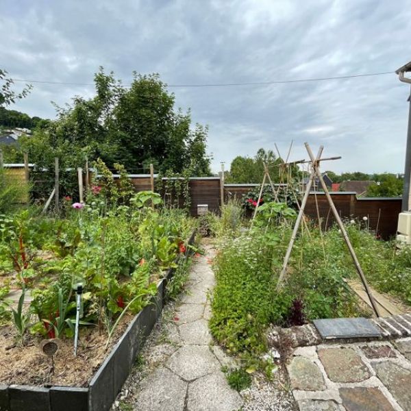 
MAISON DE VILLE AVEC JARDIN
