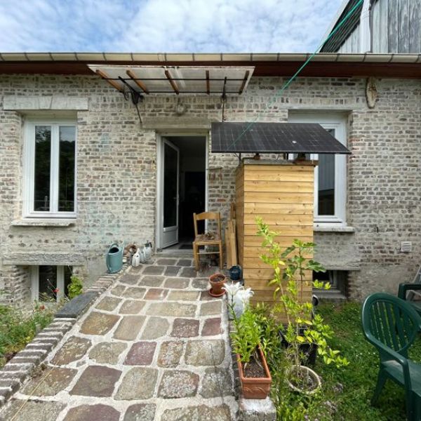 
MAISON DE VILLE AVEC JARDIN
