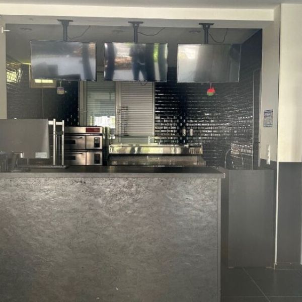 
REPRISE DE BAIL D UNE PIZZERIA TOUT ÉQUIPÉE, PRÊTE À SERVIR !
