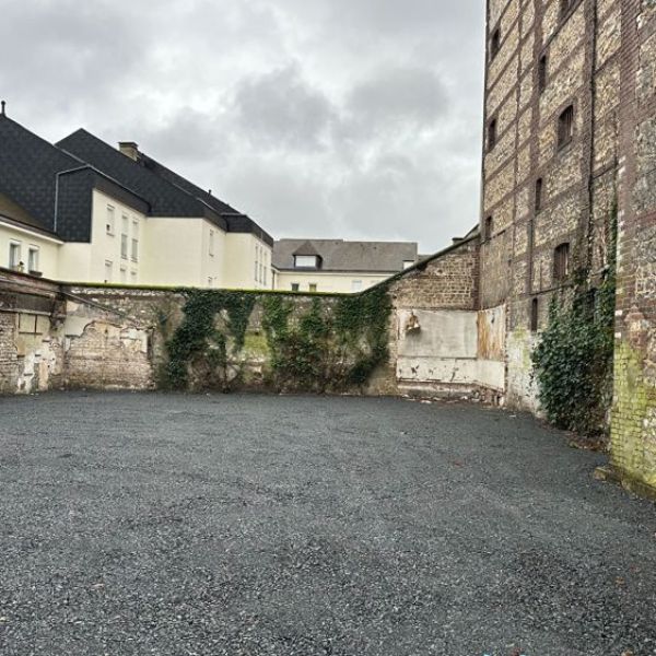 
Parking extèrieur St Sever 76100 rouen
