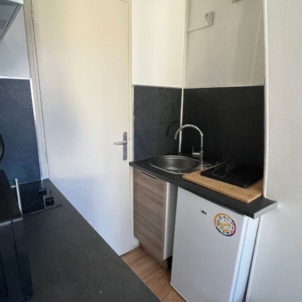 
STUDIO MEUBLÉ DE 15.2M² - QUARTIER PLACE DE LA ROUGEMARE- HOTEL DE VILLE
