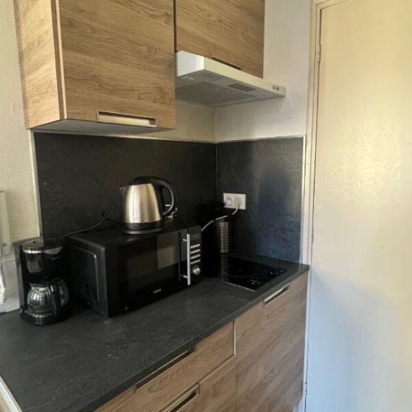 
STUDIO MEUBLÉ DE 15.2M² - QUARTIER PLACE DE LA ROUGEMARE- HOTEL DE VILLE

