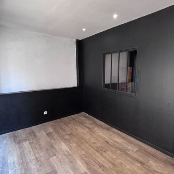 
LOCAL COMMERCIAL QUARTIER ST HILAIRE AVEC VITRINE DE 30 M²
