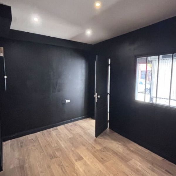 
LOCAL COMMERCIAL QUARTIER ST HILAIRE AVEC VITRINE DE 30 M²
