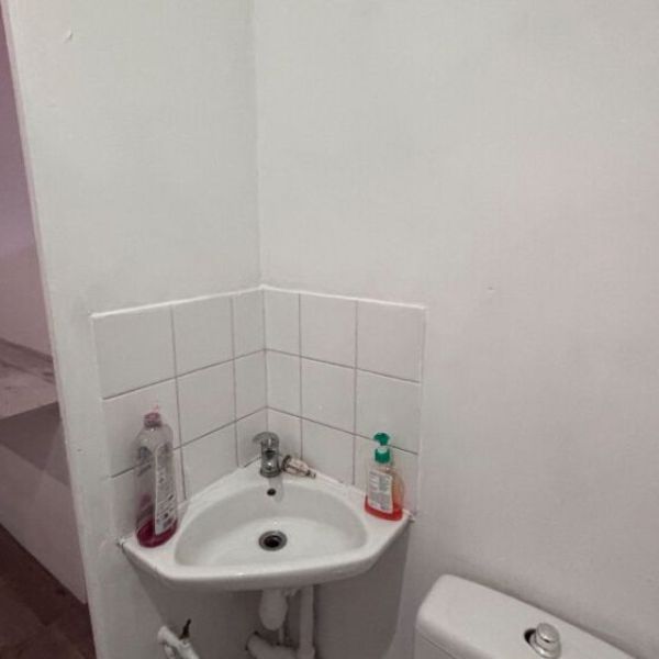 
LOCAL COMMERCIAL QUARTIER ST HILAIRE AVEC VITRINE DE 30 M²
