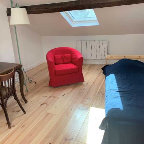 APPARTEMENT T2 MEUBLE 33M2  PLACE HENRI IV