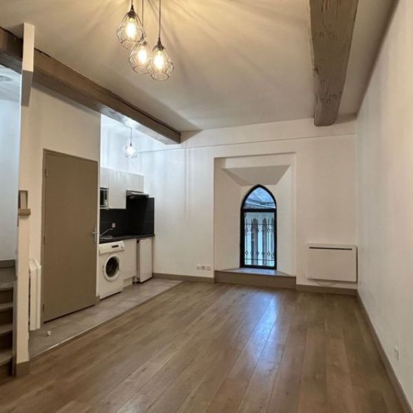 STUDIO  -  32m² - COUVENT STE BARBE - CANTELEU