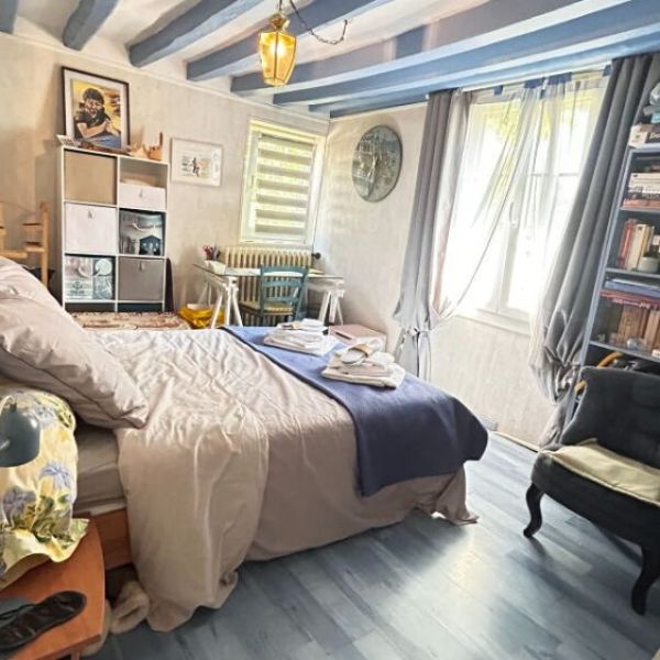 
Ensemble immobilier avec atelier d'artiste à une heure de Rouen
