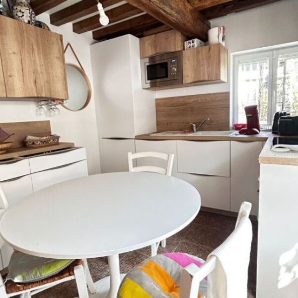 
Ensemble immobilier avec atelier d'artiste à une heure de Rouen
