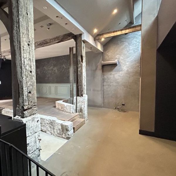 
Local commercial  de 120 m² sur cour Rouen centre piéton
