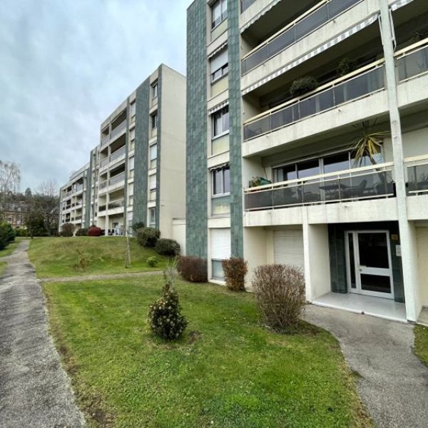 
APPARTEMENT T2 AVEC TERRASSE / PARKING - MONT SAINT AIGNAN - REF 6102
