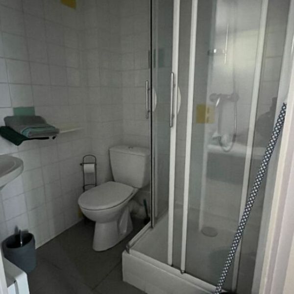 
APPARTEMENT STUDIO MEUBLÉ ROUEN CAUCHOISE - PREFECTURE - REF 3083
