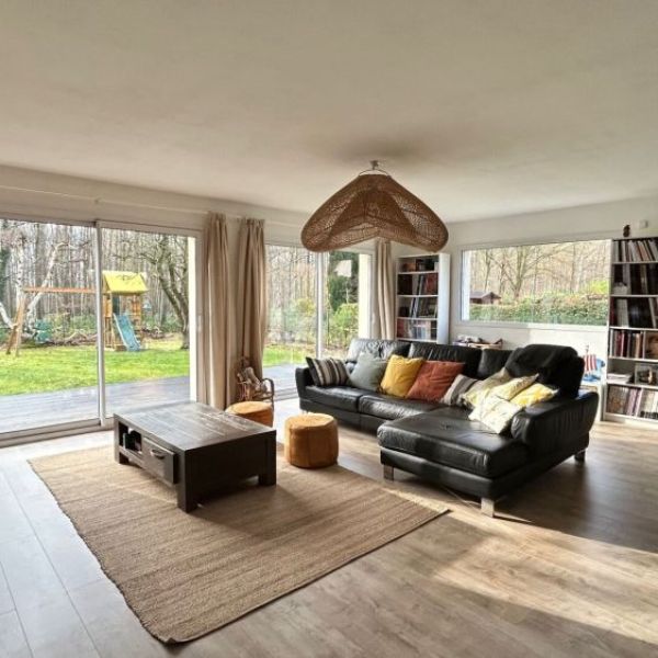 
MAISON DE TYPE 6  - 170 M² - DARNÉTAL  REF  6138
