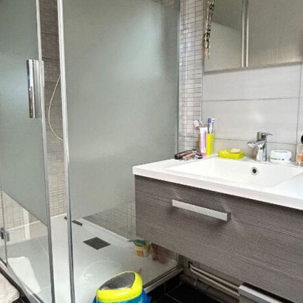 
MAISON DE TYPE 6  - 170 M² - DARNÉTAL  REF  6138
