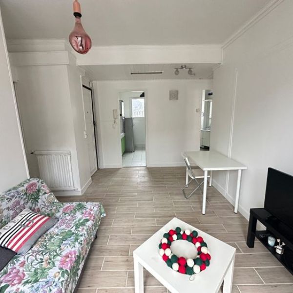 
APPARTEMENT DE TYPE 4 - ROUEN PLACE HENRI 4
