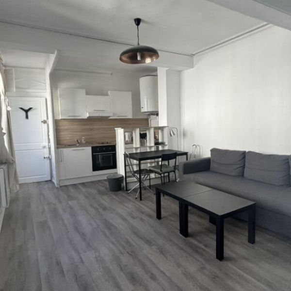 
APPARTEMENT TYPE 2 - ROUEN DROITE- SQUARE VERDREL / HOTEL DE VILLE - 43 M² AVEC PARKING - ref 6172
