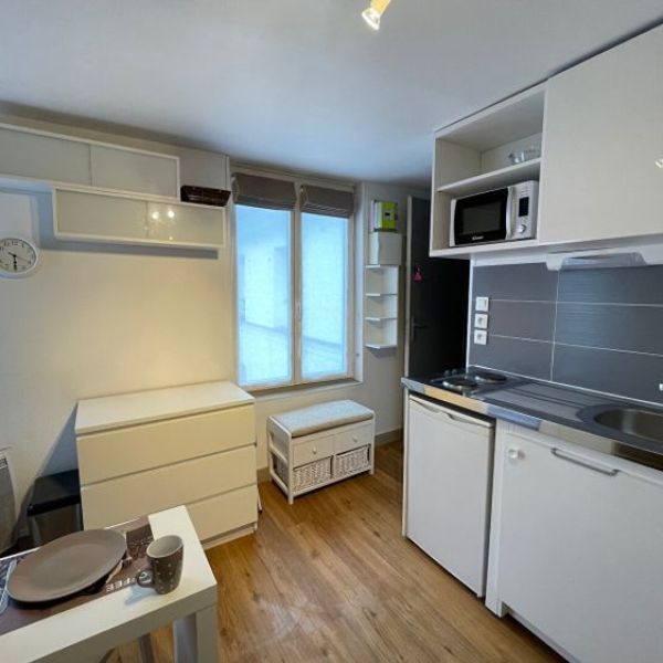 
STUDIO MEUBLÉ PROXI VIEUX MARCHÉ - REF 1558
