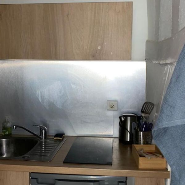 
APPARTEMENT 1 PIECE MEUBLE  - PLACE DU VIEUX MARCHE - REF 5903
