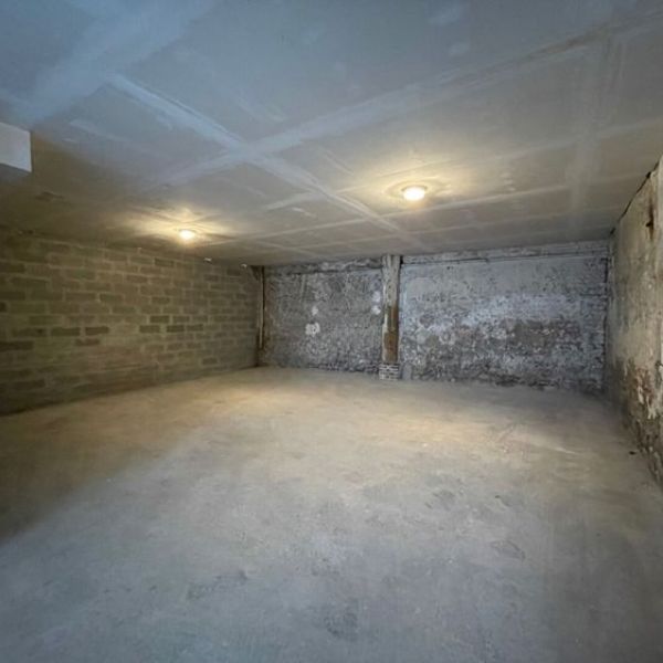 
PLACE DE PARKING COUVERTE POUR MOTO - ROUEN PRÉFECTURE - REF 4582
