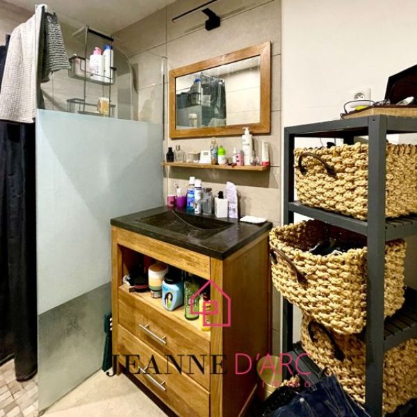 
Maison Oissel F4 - 134.60 m2 AU CALME - jardin - stationnements
