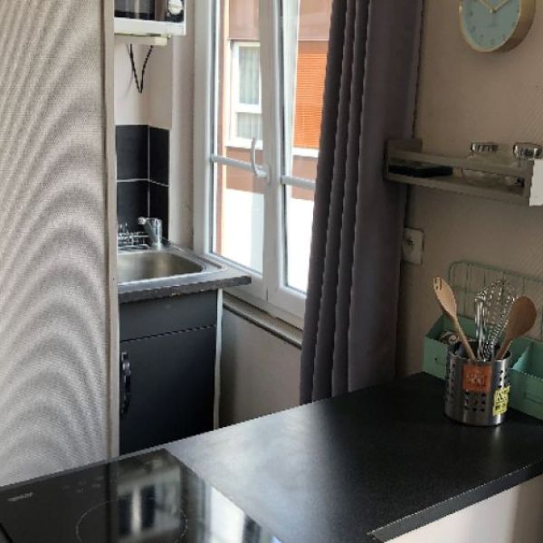 
STUDIO MEUBLÉ - QUARTIER ANTIQUAIRE
