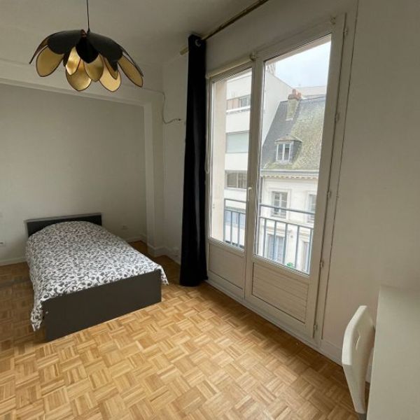 
APPARTEMENT DE TYPE 4 - ROUEN PLACE HENRI 4
