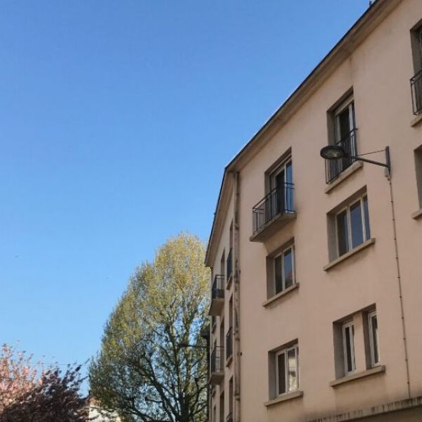 
APPARTEMENT DE TYPE 4 - ROUEN PLACE HENRI 4
