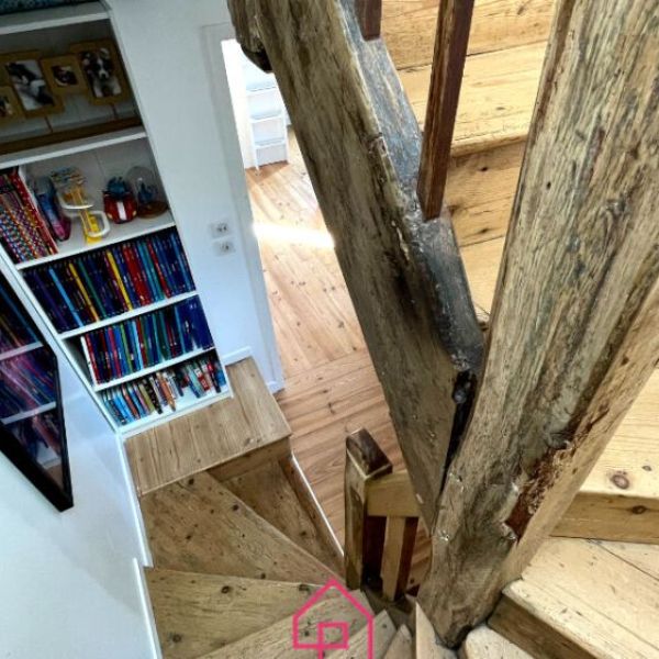 
Maison de Ville - en parfait état avec extérieur - Le Houlme - 4 pièces
