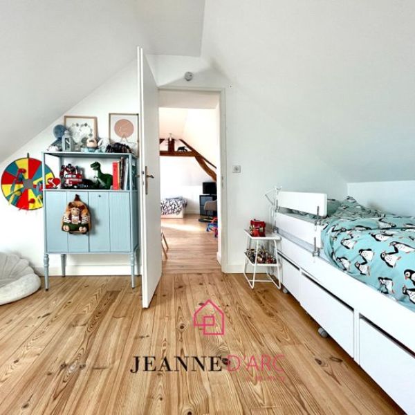 
Maison de Ville - en parfait état avec extérieur - Le Houlme - 4 pièces
