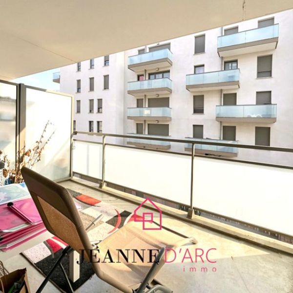
T4 récent avec balcon, ascenseur, stockage & parking - vendu loué
