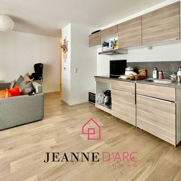 
T4 récent avec balcon, ascenseur, stockage & parking - vendu loué
