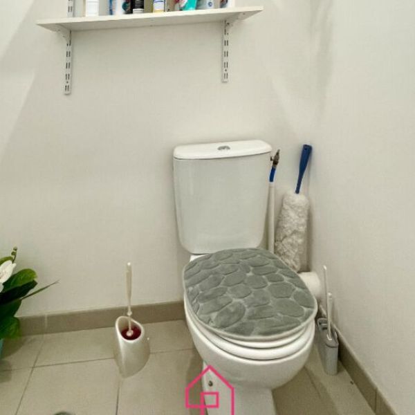 
T4 récent avec balcon, ascenseur, stockage & parking - vendu loué
