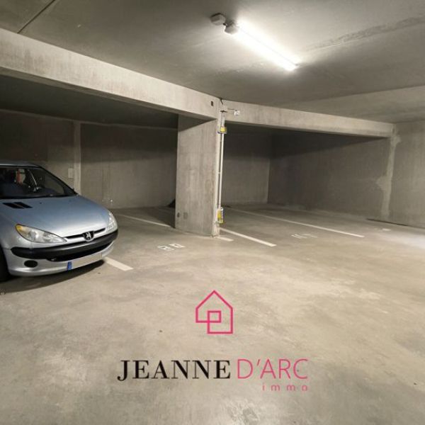 
T4 récent avec balcon, ascenseur, stockage & parking - vendu loué
