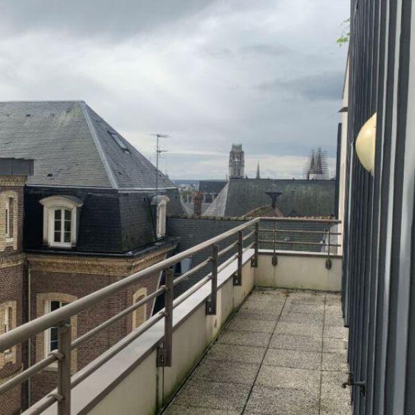 
APPARTEMENT DE T3 - ROUEN - 77 M² - TERRASSE - PARKING
