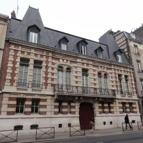 
APPARTEMENT MEUBLÉ T2 - 33M² - HYPER CENTRE
