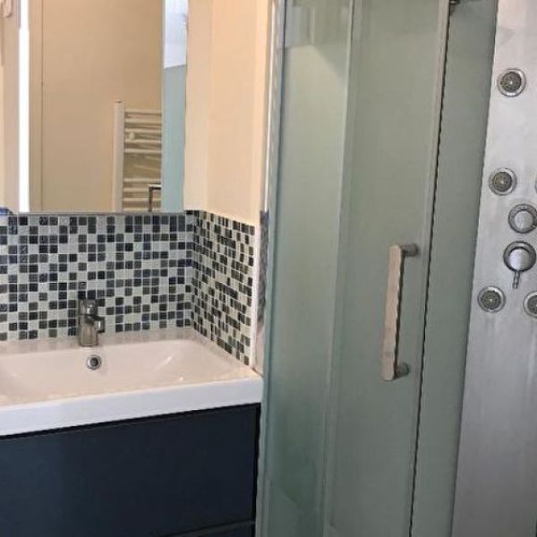 
APPARTEMENT T1 MEUBLÉ TERRASSE PARKING - BOULINGRIN - REF 2403
