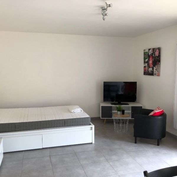 
APPARTEMENT T1 MEUBLÉ TERRASSE PARKING - BOULINGRIN - REF 2403
