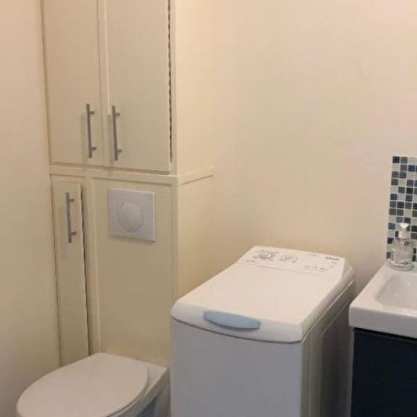 
APPARTEMENT T1 MEUBLÉ TERRASSE PARKING - BOULINGRIN - REF 2403
