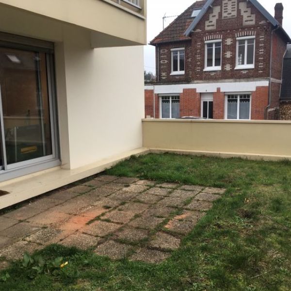 
APPARTEMENT T1 MEUBLÉ TERRASSE PARKING - BOULINGRIN - REF 2403
